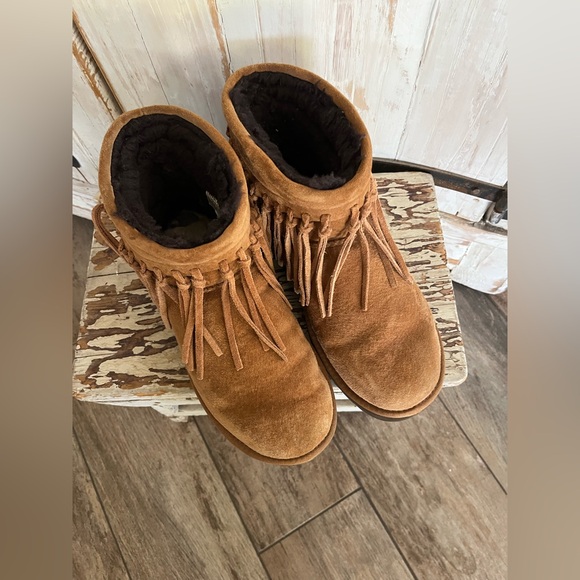 UGG Australia Wynona fringe short boots - Picture 2 of 7
